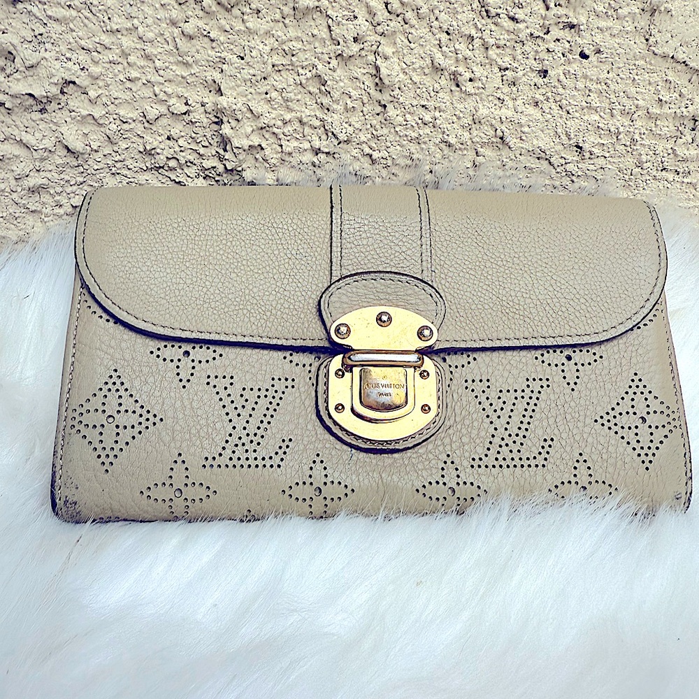 🤍 Louis Vuitton Amelia Mahina Leather Wallet